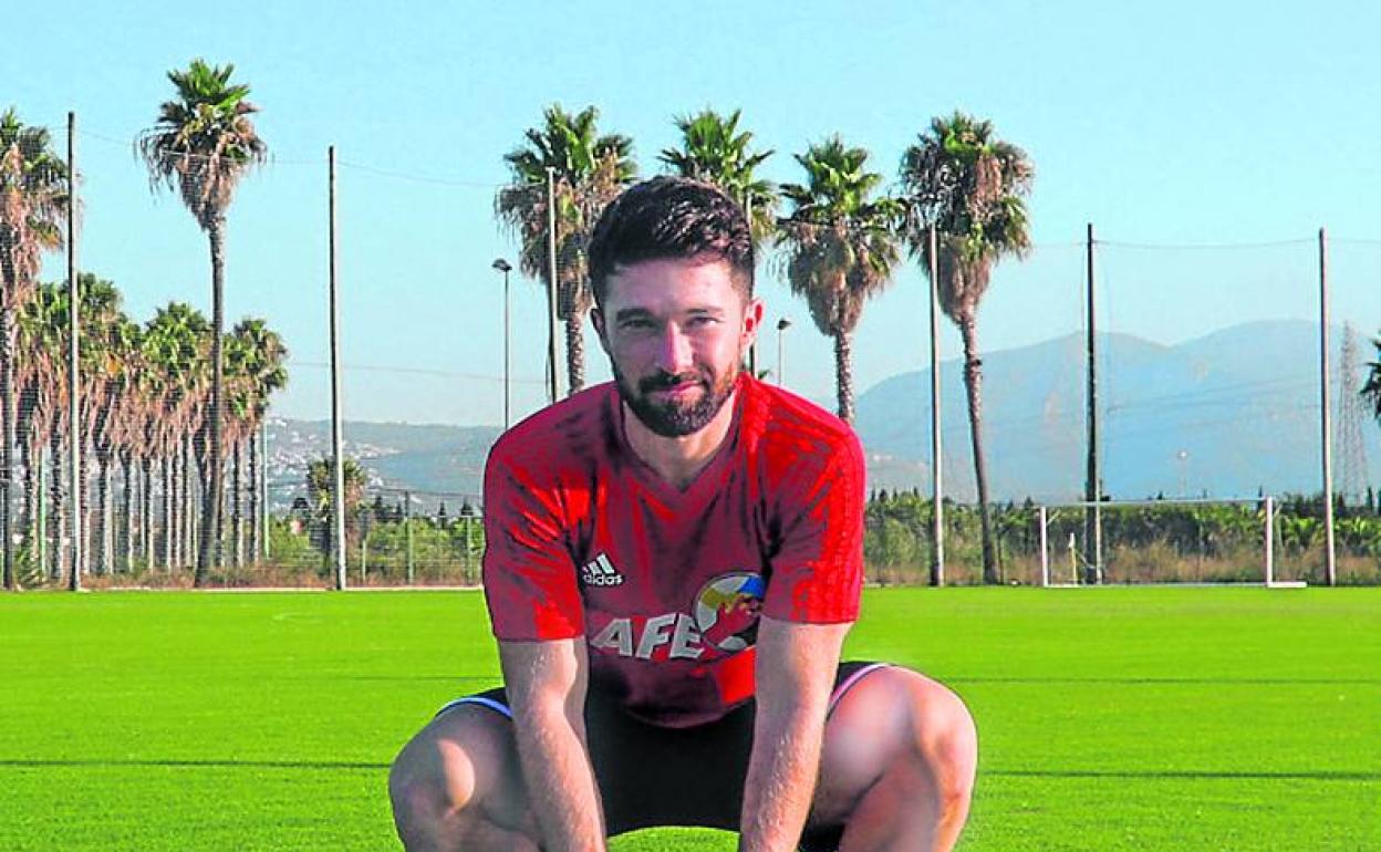 La nueva vida de Urtzi Iriondo, un defensa a la espera de una